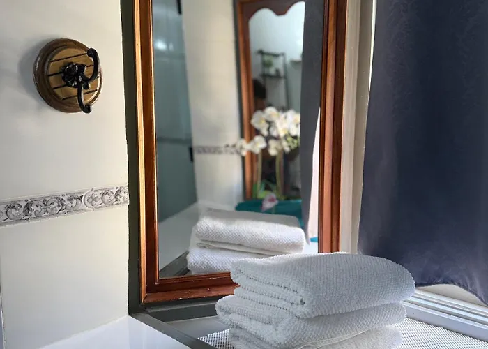 Quaint Sleep At Mystic Ridge *